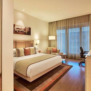 Deluxe King Room City View